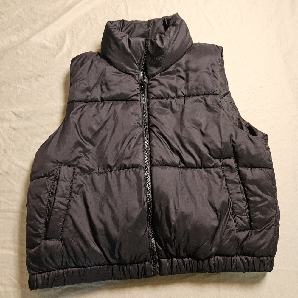Ambiance Outerwear Black Puffer Vest Women’s Size Large Full Zip Mock Neck Puffy